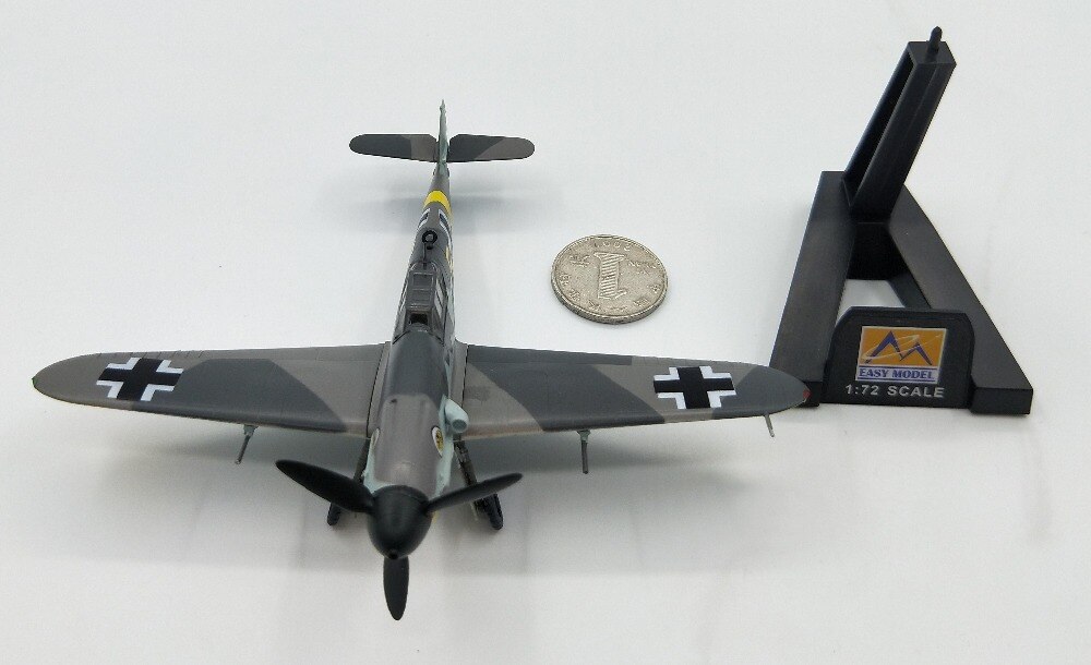 1:72 German BF109G-2 fighter model trumpet model 37255 Collection model 1:72 German BF109G-2 fighter model trumpet model 37255 Collection model