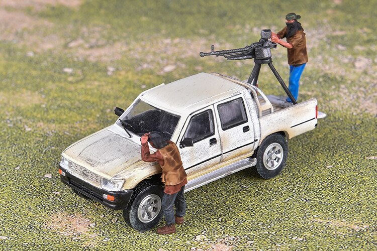 1 / 72 armed pickup truck + dshk heavy machine gun Middle East War Off road vehicle model products Collection model 1 / 72 armed pickup truck + dshk heavy machine gun Middle East War Off road vehicle model products Collection model