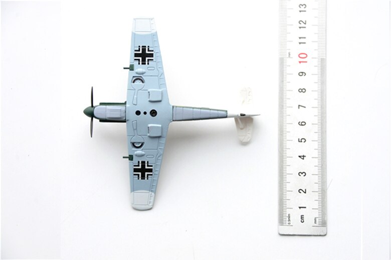 out of print 1 / 100 German bf-109e fighter The fuselage length is 11cm Alloy aircraft model