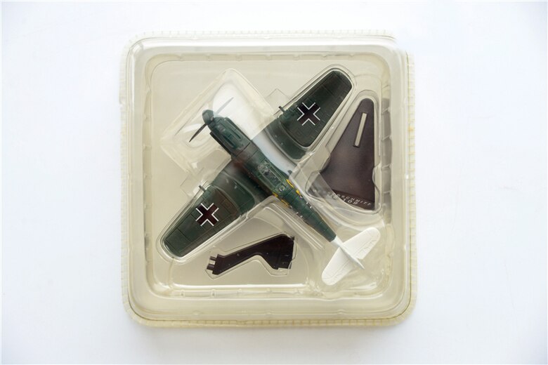 out of print 1 / 100 German bf-109e fighter The fuselage length is 11cm Alloy aircraft model