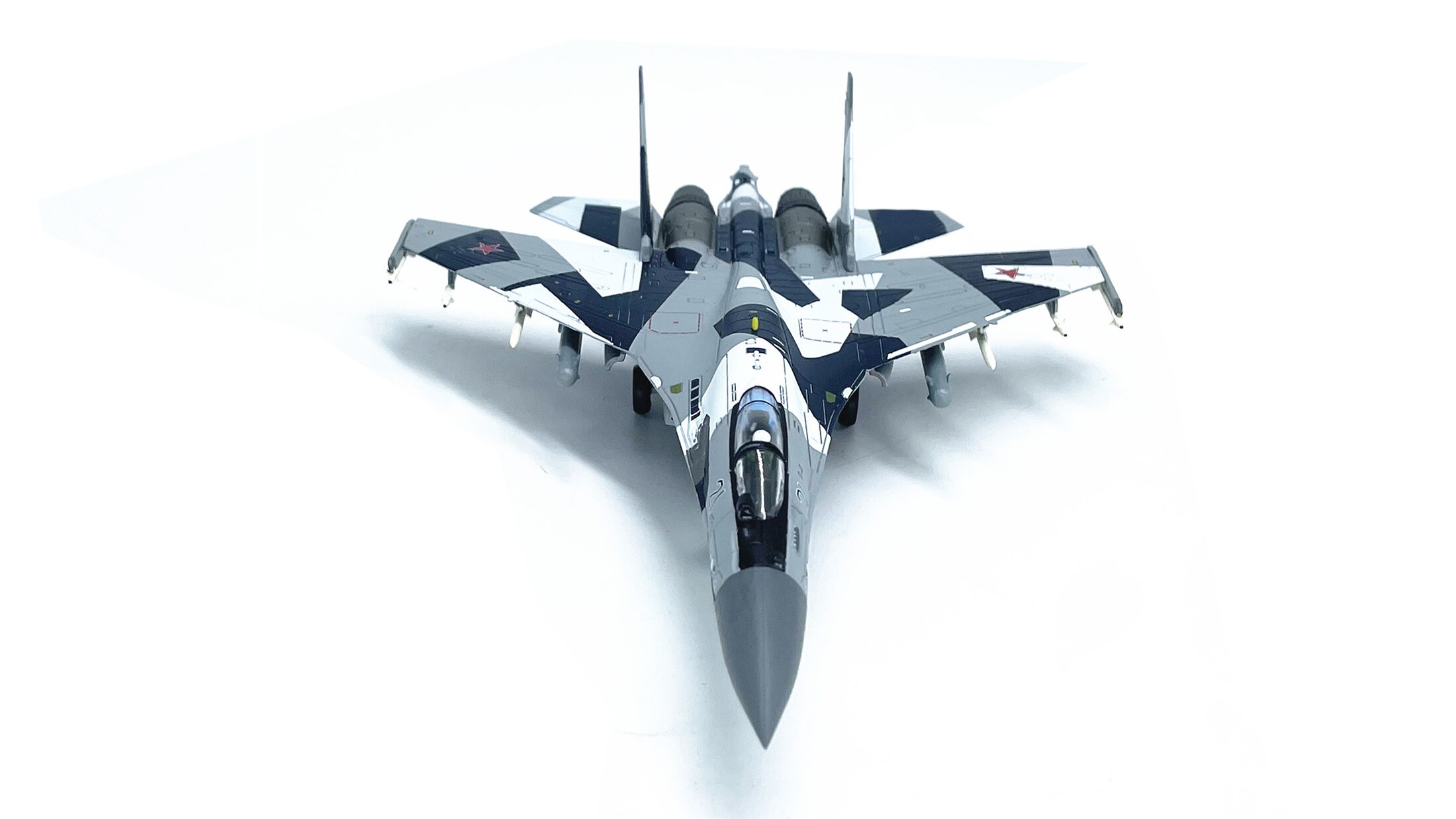 1: 100 Russian su35 fighter model Alloy static simulation finished ornament 1: 100 Russian su35 fighter model Alloy static simulation finished ornament