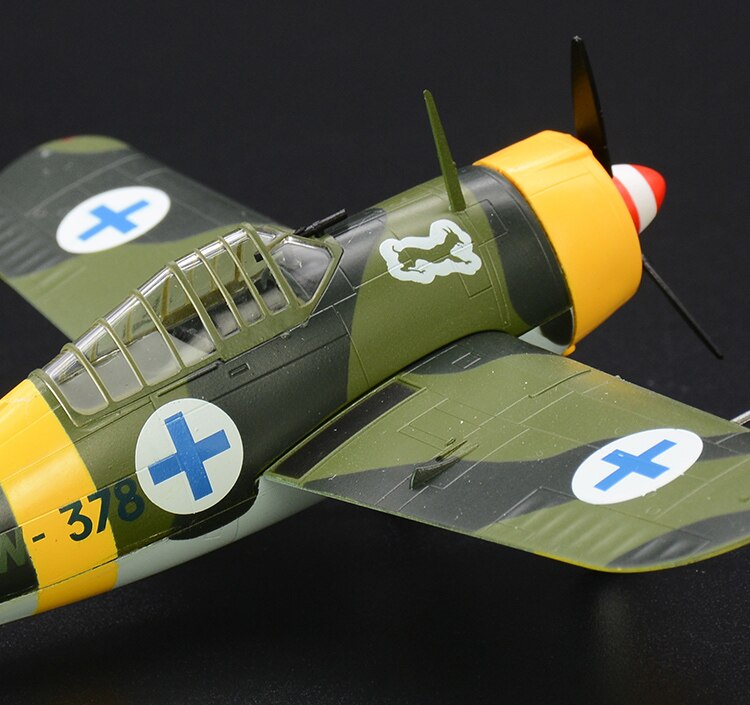 1 / 72 Finnish f2a-3 fighter model Trumpeter 36383 Finished product model