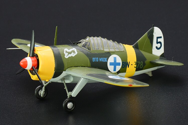 1 / 72 Finnish f2a-3 fighter model Trumpeter 36383 Finished product model