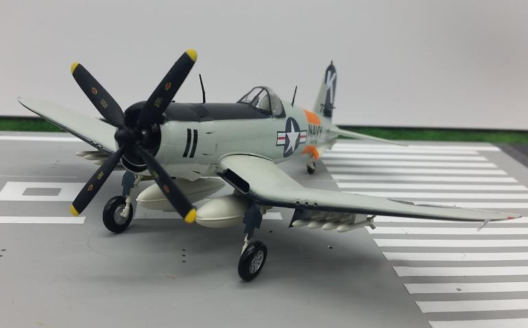 TRUMPETER 1:72 USAF Pirates fighter model F4U-4 37240 Favorite Model TRUMPETER 1:72 USAF Pirates fighter model F4U-4 37240 Favorite Model