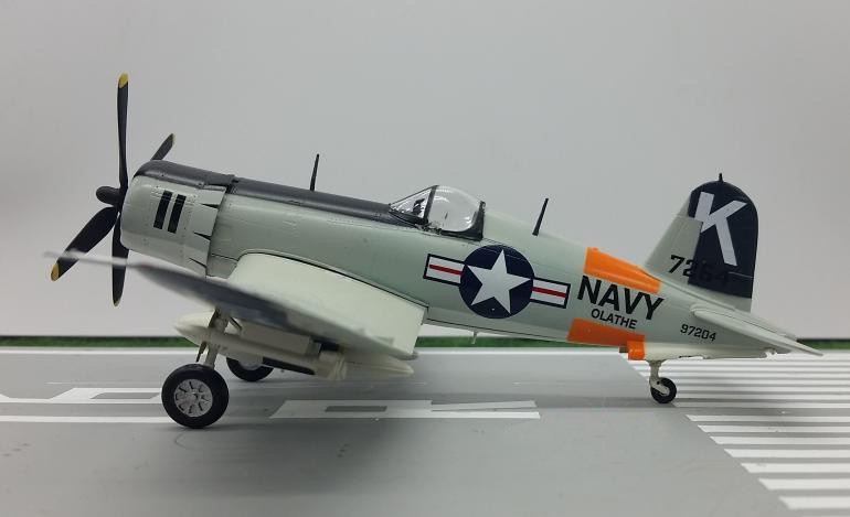 TRUMPETER 1:72 USAF Pirates fighter model F4U-4 37240 Favorite Model TRUMPETER 1:72 USAF Pirates fighter model F4U-4 37240 Favorite Model