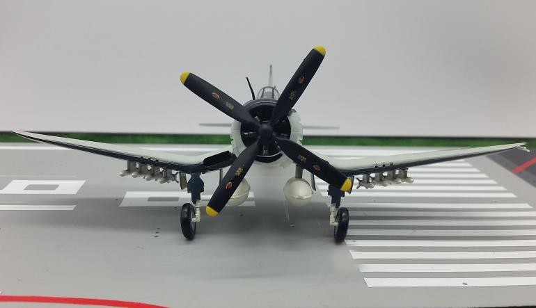 TRUMPETER 1:72 USAF Pirates fighter model F4U-4 37240 Favorite Model TRUMPETER 1:72 USAF Pirates fighter model F4U-4 37240 Favorite Model