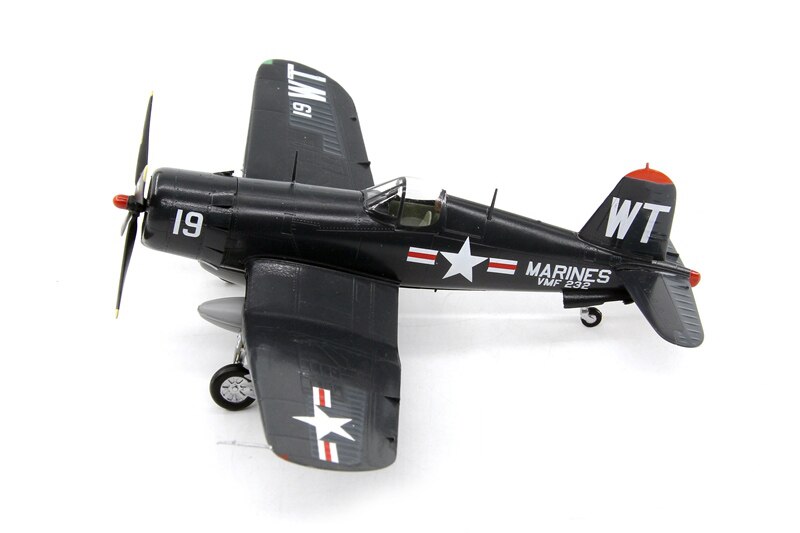 1: 72 World War II US Navy f4u-4 fighter model vmf232 Trumpeter 37238 Finished product collection model 1: 72 World War II US Navy f4u-4 fighter model vmf232 Trumpeter 37238 Finished product collection model