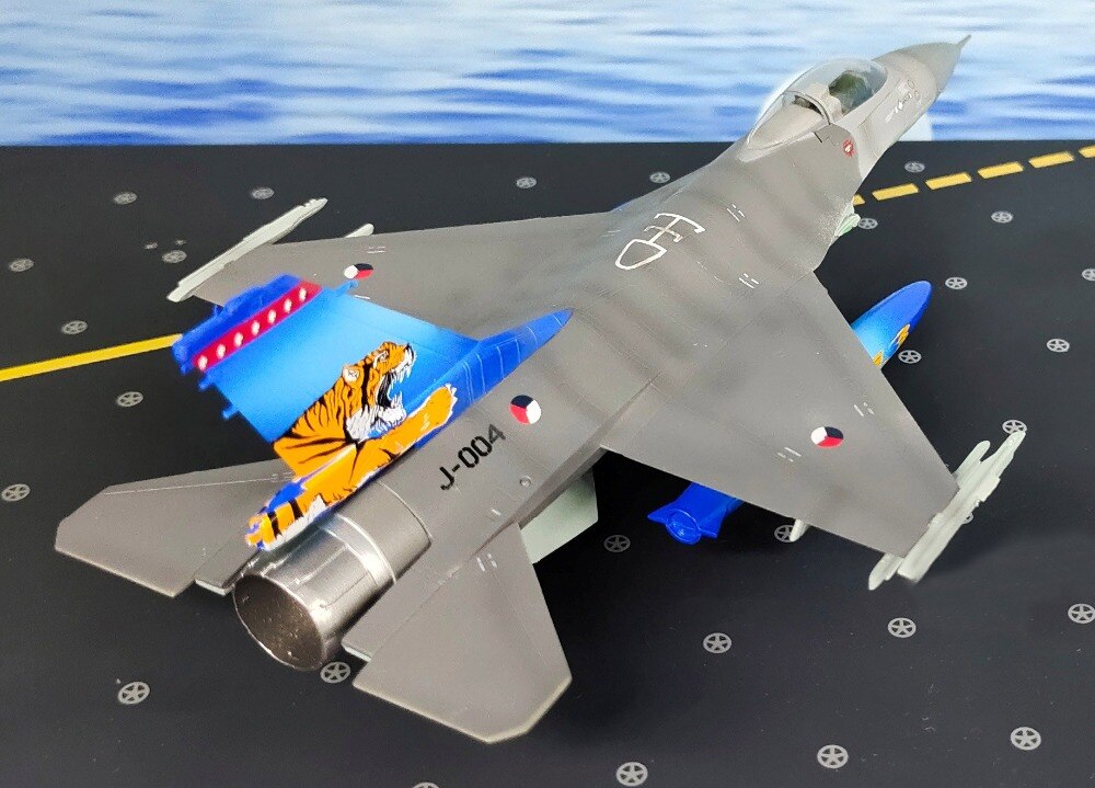 1:72 Us F-16A fighter Tiger painting Finished product collection model 37126