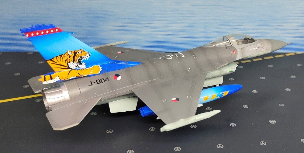 1:72 Us F-16A fighter Tiger painting Finished product collection model 37126