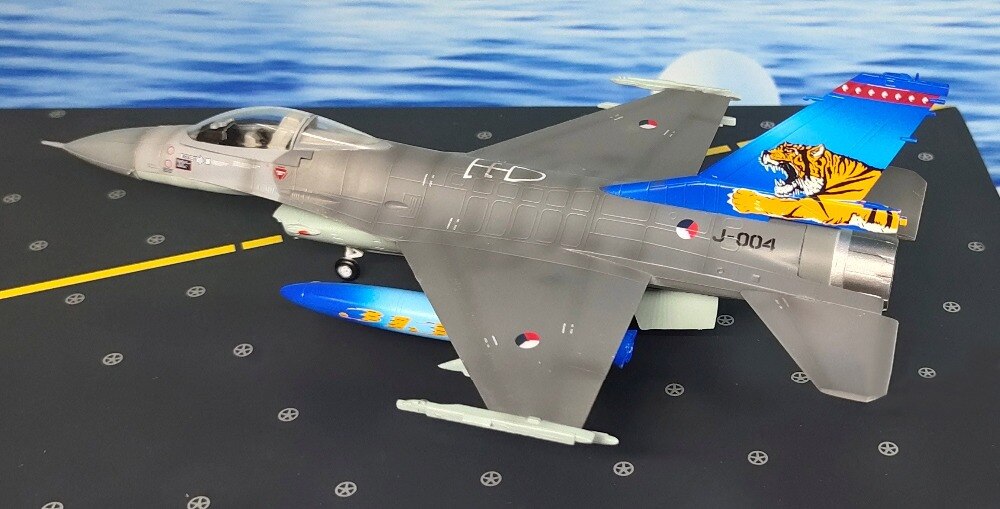 1:72 Us F-16A fighter Tiger painting Finished product collection model 37126