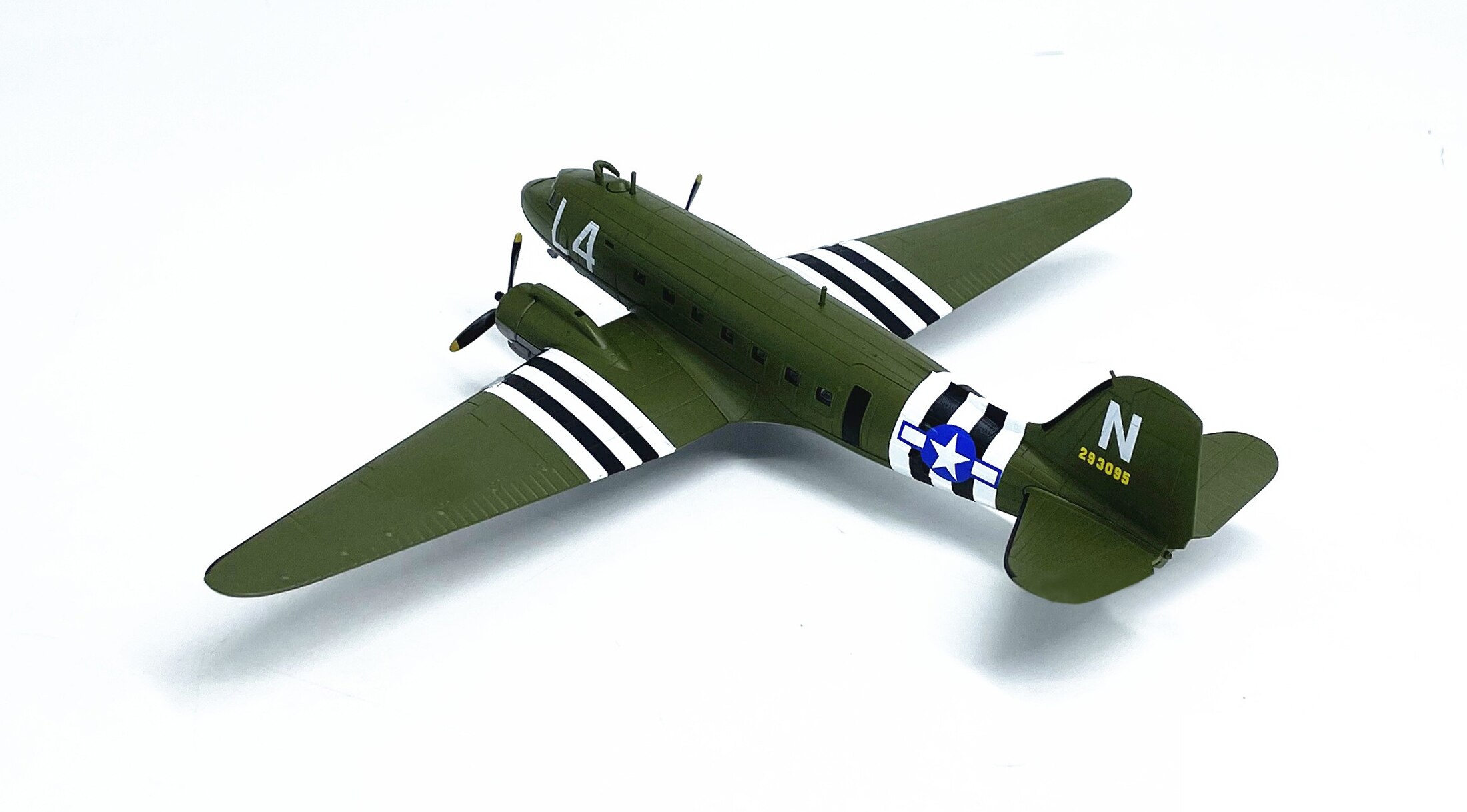 1: 100 World War II US C47 transport aircraft model Battle of Normandy Cu L4 Static alloy collection model