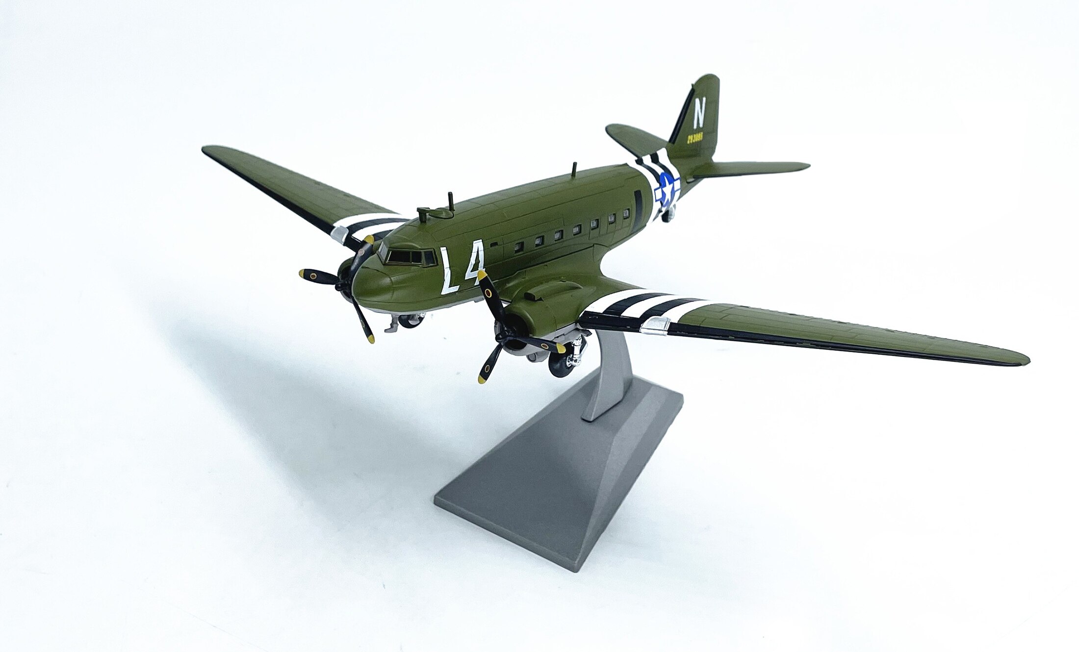 1: 100 World War II US C47 transport aircraft model Battle of Normandy Cu L4 Static alloy collection model