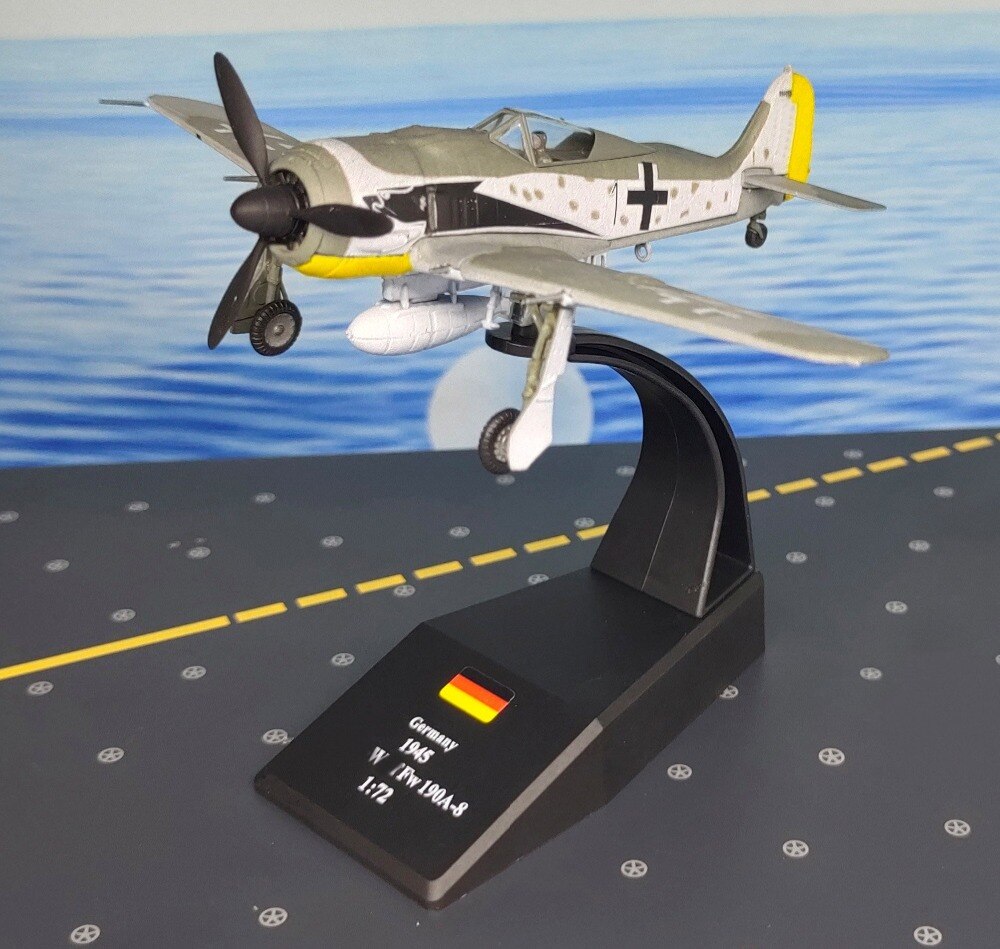 1:72 German fw-190 fighter model Alloy collection model 1:72 German fw-190 fighter model Alloy collection model