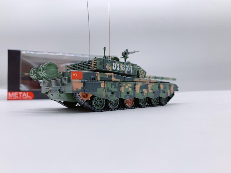 1 / 72 China 99A main battle tank model Fall Digital Camouflage Finished product collection model Painting number random