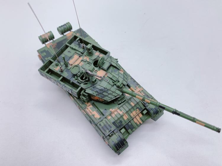 1 / 72 China 99A main battle tank model Fall Digital Camouflage Finished product collection model Painting number random