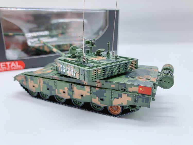 1 / 72 China 99A main battle tank model Fall Digital Camouflage Finished product collection model Painting number random