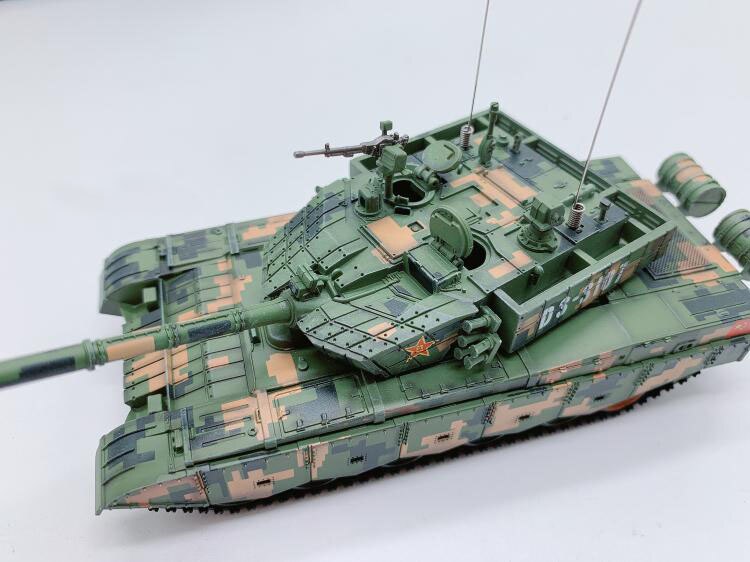 1 / 72 China 99A main battle tank model Fall Digital Camouflage Finished product collection model Painting number random