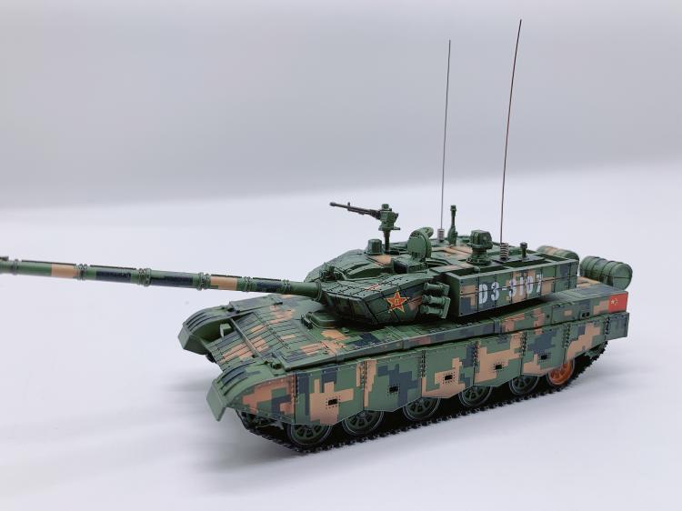 1 / 72 China 99A main battle tank model Fall Digital Camouflage Finished product collection model Painting number random