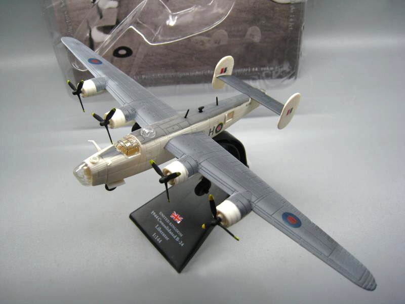 1 / 144 World War II American B-24 liberators heavy bomber Alloy aircraft model 1 / 144 World War II American B-24 liberators heavy bomber Alloy aircraft model