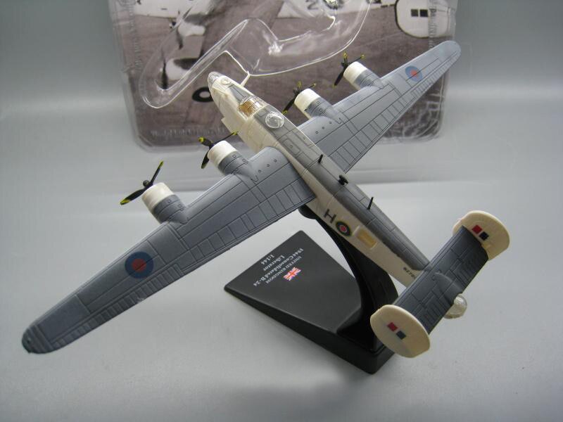 1 / 144 World War II American B-24 liberators heavy bomber Alloy aircraft model 1 / 144 World War II American B-24 liberators heavy bomber Alloy aircraft model