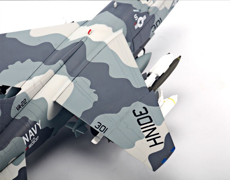 Fine 1 / 72 US Navy a-7e A7 fighter Operation Mantis Alloy collection model