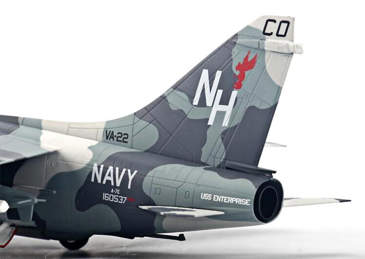 Fine 1 / 72 US Navy a-7e A7 fighter Operation Mantis Alloy collection model