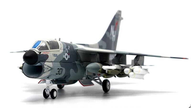 Fine 1 / 72 US Navy a-7e A7 fighter Operation Mantis Alloy collection model