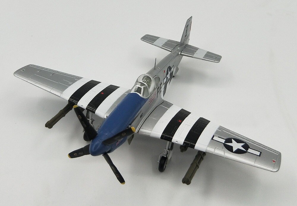 1:72 U.S. P-51B fighter model in World War II Trumpeter 36355 Collection model