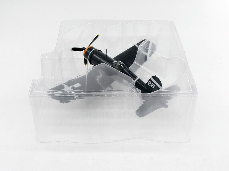 1 / 72 World War II US Navy f4u-1d fighter Cv-19 Hancock 1945 Finished product model 37232