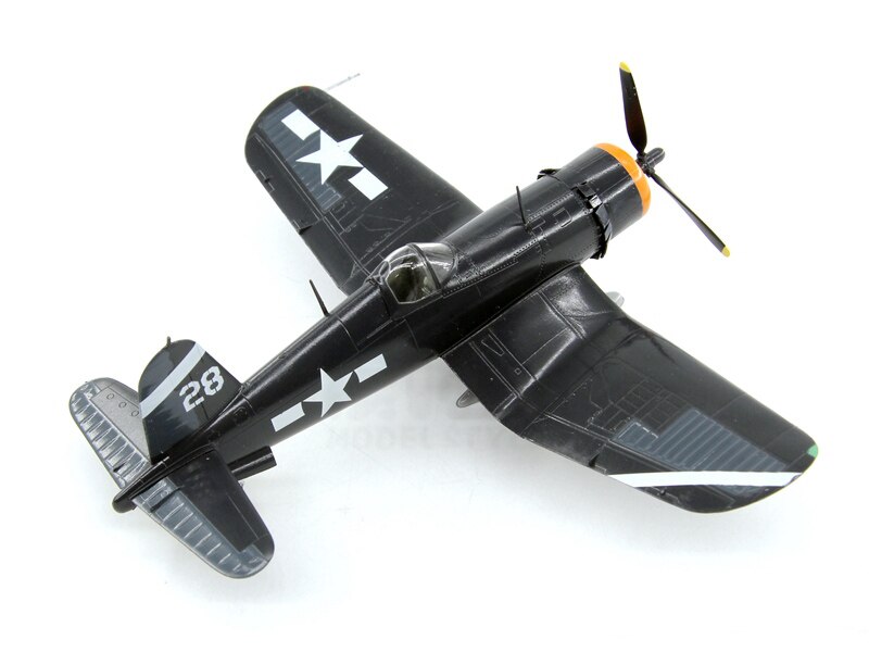 1 / 72 World War II US Navy f4u-1d fighter Cv-19 Hancock 1945 Finished product model 37232