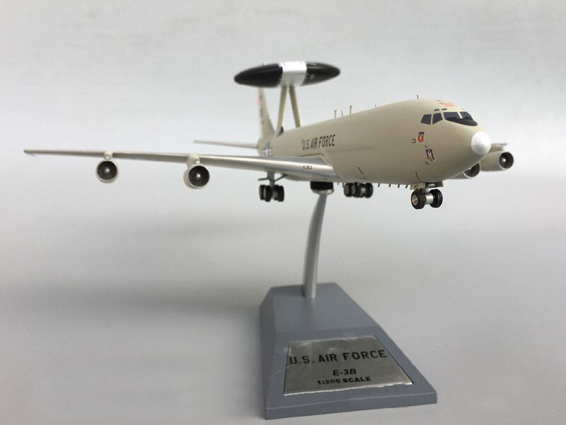 fine 1 / 200 USAF e-3b early warning aircraft model 552ACW Alloy collection model fine 1 / 200 USAF e-3b early warning aircraft model 552ACW Alloy collection model