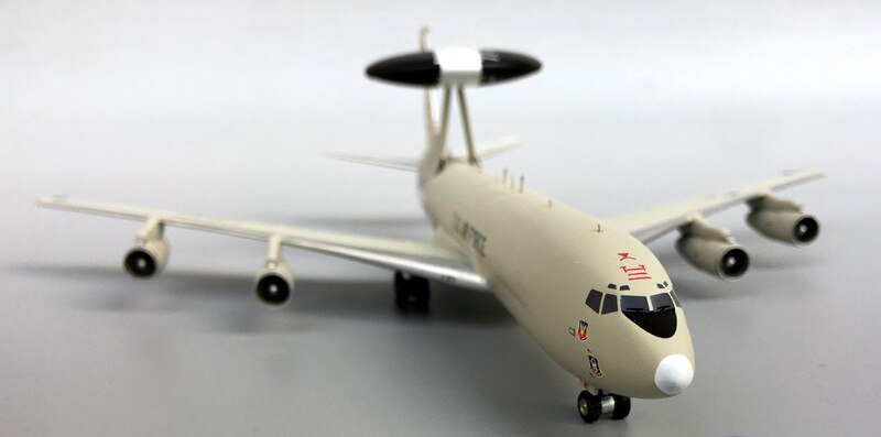 fine 1 / 200 USAF e-3b early warning aircraft model 552ACW Alloy collection model fine 1 / 200 USAF e-3b early warning aircraft model 552ACW Alloy collection model
