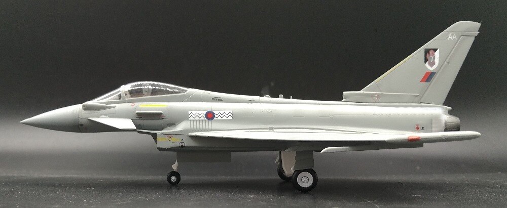 1:72 British Air Force EF-2000A Typhoon fighter model trumpet finished 37141 Collection model