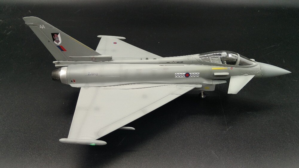 1:72 British Air Force EF-2000A Typhoon fighter model trumpet finished 37141 Collection model
