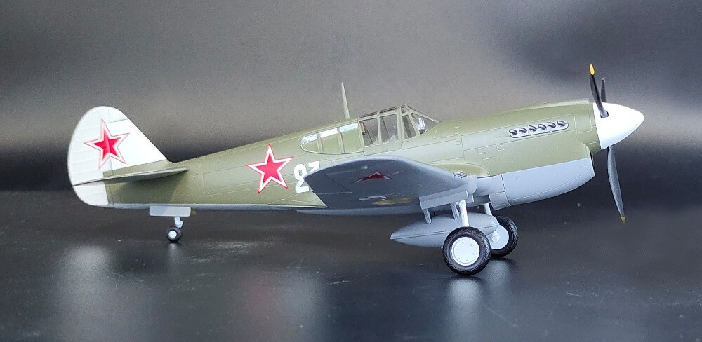 1:48 World War II U.S. p-40m fighter model Soviet painting Finished product simulation model 39314 1:48 World War II U.S. p-40m fighter model Soviet painting Finished product simulation model 39314