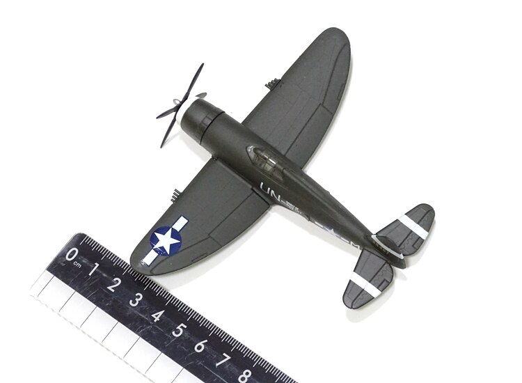 1 / 100 World War II American P47 fighter Propeller rotatable Alloy finished product collection model 1 / 100 World War II American P47 fighter Propeller rotatable Alloy finished product collection model