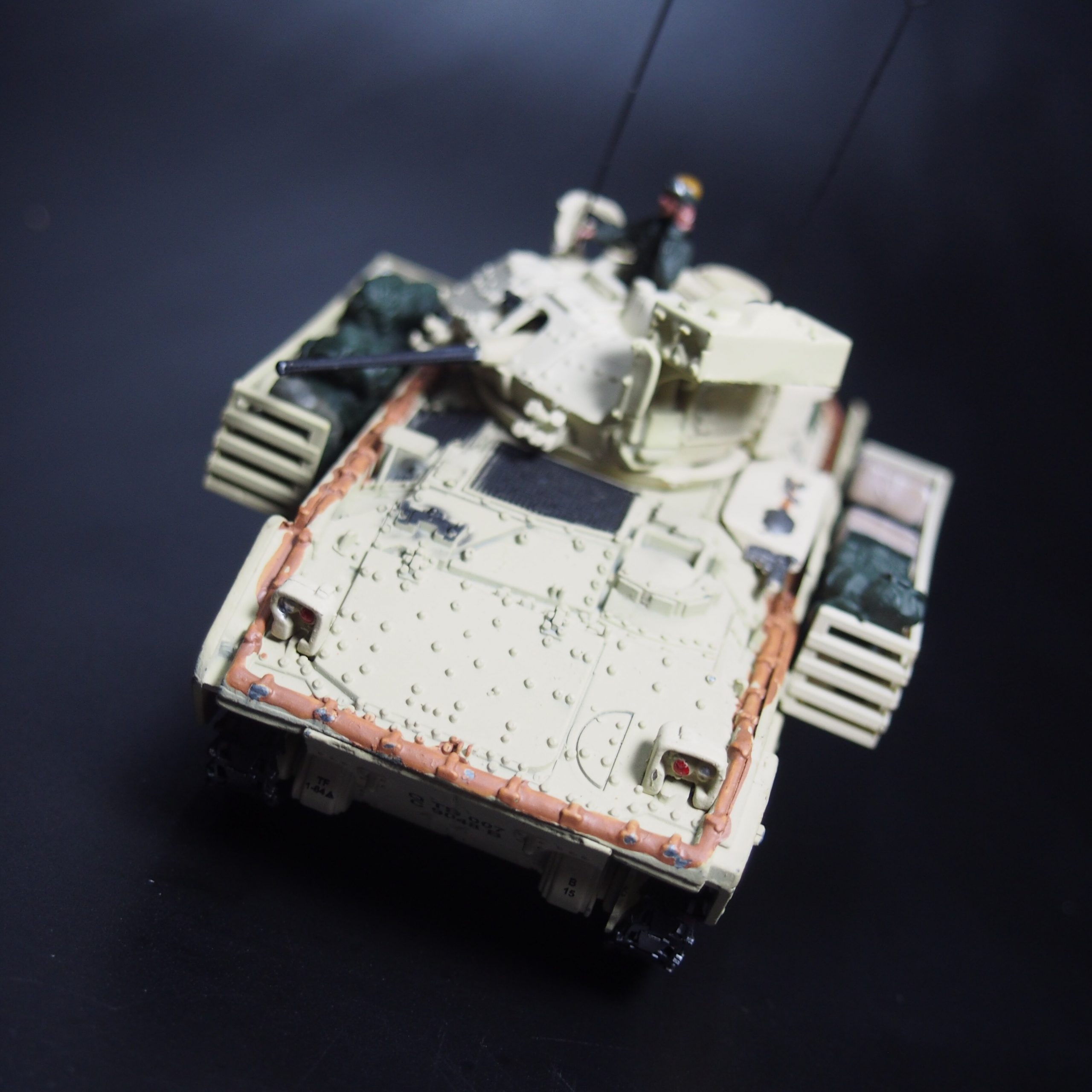 Out of print 1:72 m3a2 infantry armored vehicle Alloy collection model Battle of Baghdad Out of print 1:72 m3a2 infantry armored vehicle Alloy collection model Battle of Baghdad