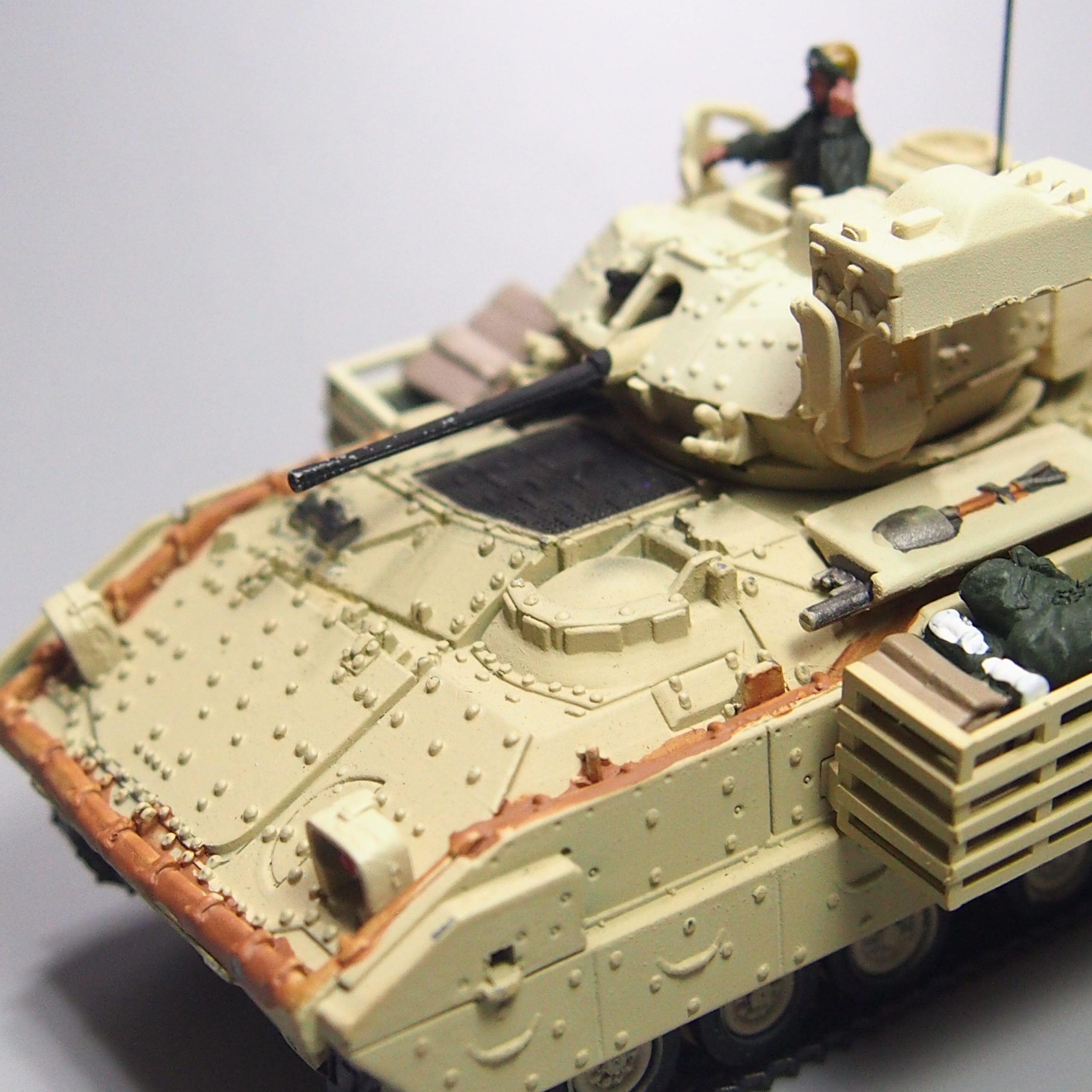 Out of print 1:72 m3a2 infantry armored vehicle Alloy collection model Battle of Baghdad Out of print 1:72 m3a2 infantry armored vehicle Alloy collection model Battle of Baghdad