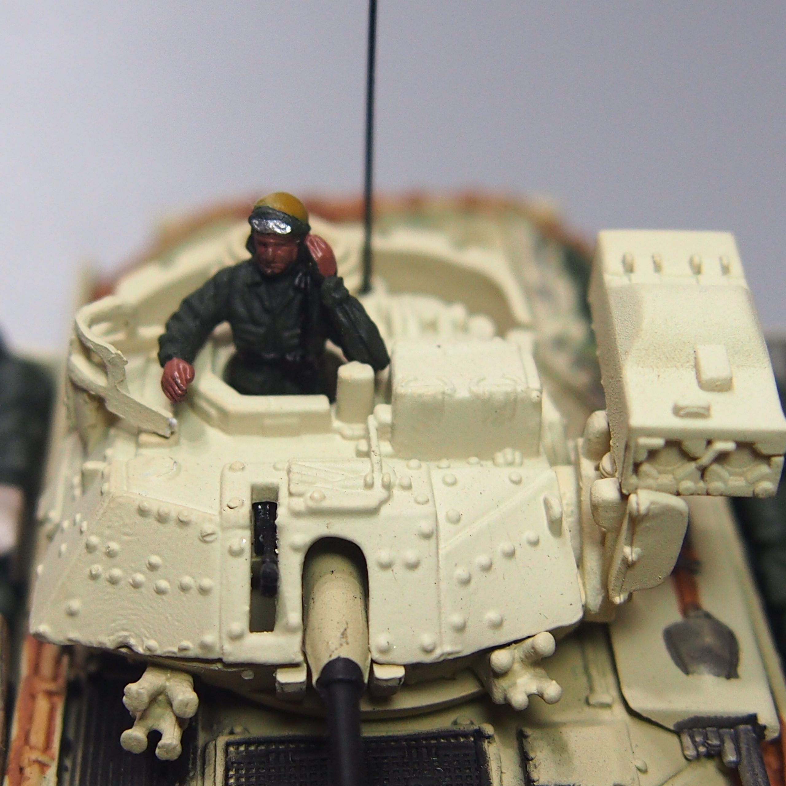 Out of print 1:72 m3a2 infantry armored vehicle Alloy collection model Battle of Baghdad Out of print 1:72 m3a2 infantry armored vehicle Alloy collection model Battle of Baghdad