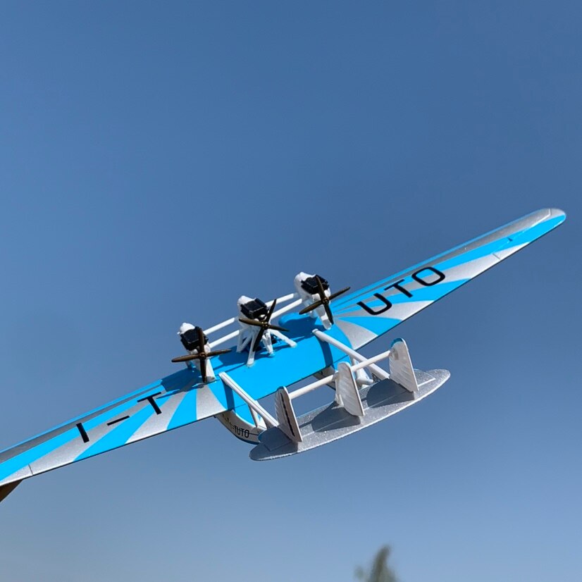 Rare Italian 1:200 s.66 propeller catamaran seaplane model Alloy finished product collection model