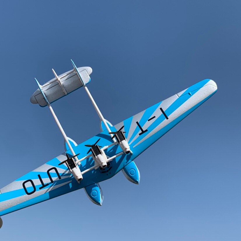 Rare Italian 1:200 s.66 propeller catamaran seaplane model Alloy finished product collection model