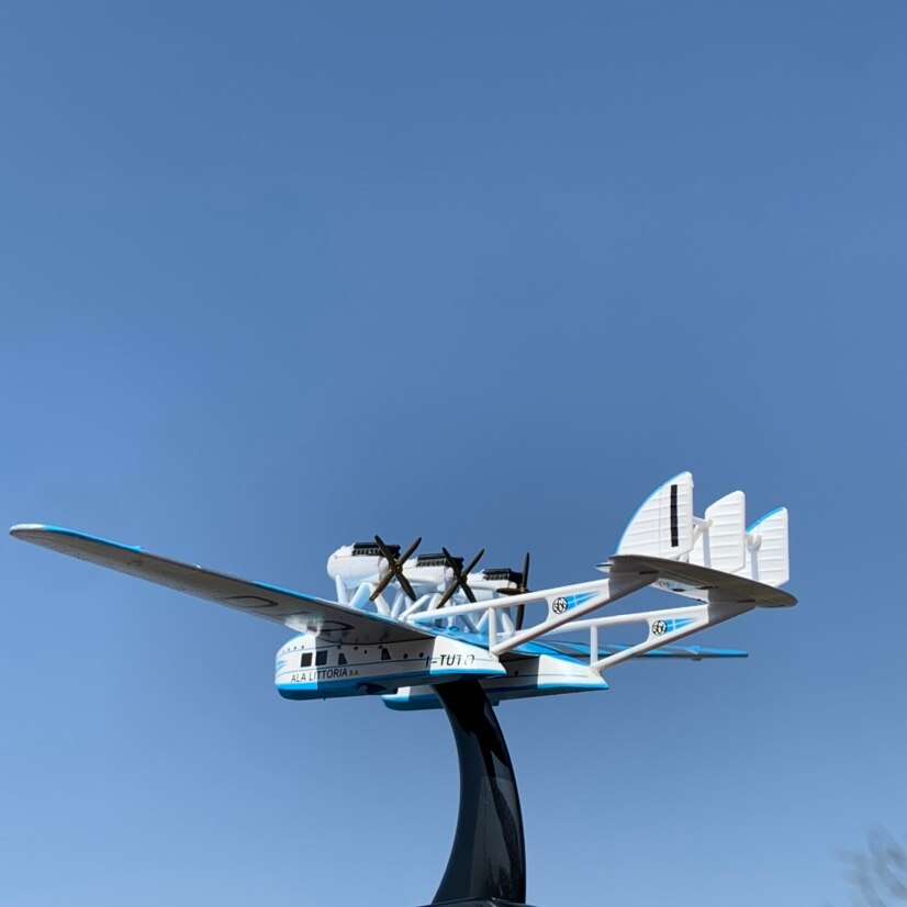 Rare Italian 1:200 s.66 propeller catamaran seaplane model Alloy finished product collection model