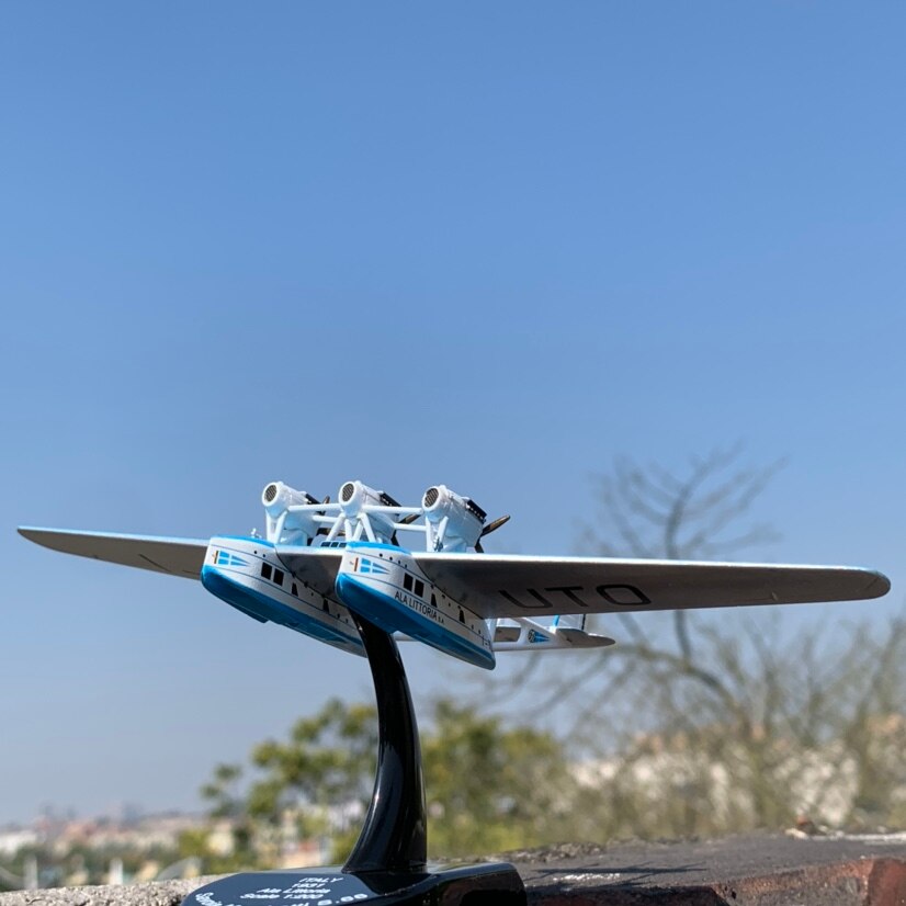 Rare Italian 1:200 s.66 propeller catamaran seaplane model Alloy finished product collection model