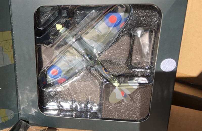 1 / 72 World War II British Air Force fighter Pierre Clostermann Alloy collection model With bracket