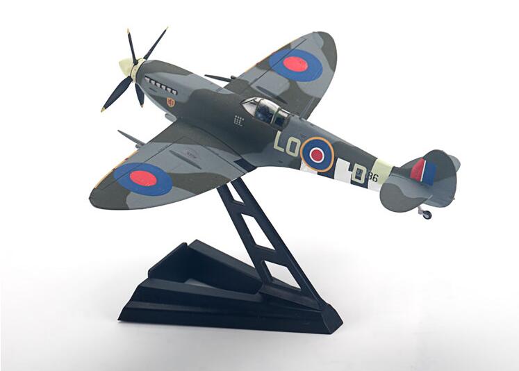 1 / 72 World War II British Air Force fighter Pierre Clostermann Alloy collection model With bracket