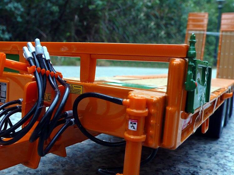 1: 32 2842 PE 32 PE flat plate model Agricultural vehicle parts model Alloy collection model Tractor models are not included