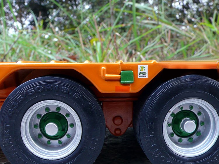 1: 32 2842 PE 32 PE flat plate model Agricultural vehicle parts model Alloy collection model Tractor models are not included