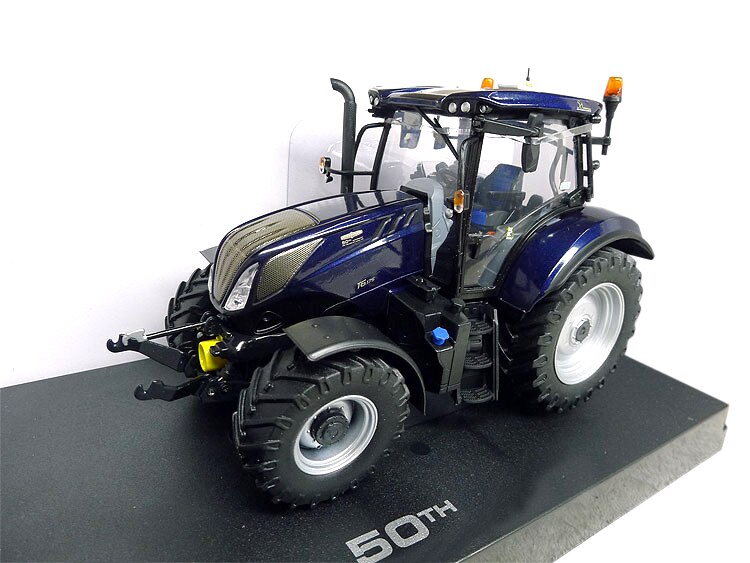 1: 32 t6.175 50th commemorative Tractor Model Agricultural vehicle model Alloy collection model