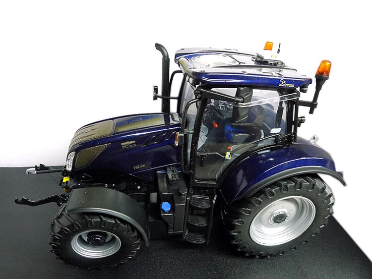 1: 32 t6.175 50th commemorative Tractor Model Agricultural vehicle model Alloy collection model