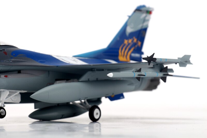 fine 1 / 72 F-16A Portuguese air force 50th anniversary painting Alloy collection model fine 1 / 72 F-16A Portuguese air force 50th anniversary painting Alloy collection model